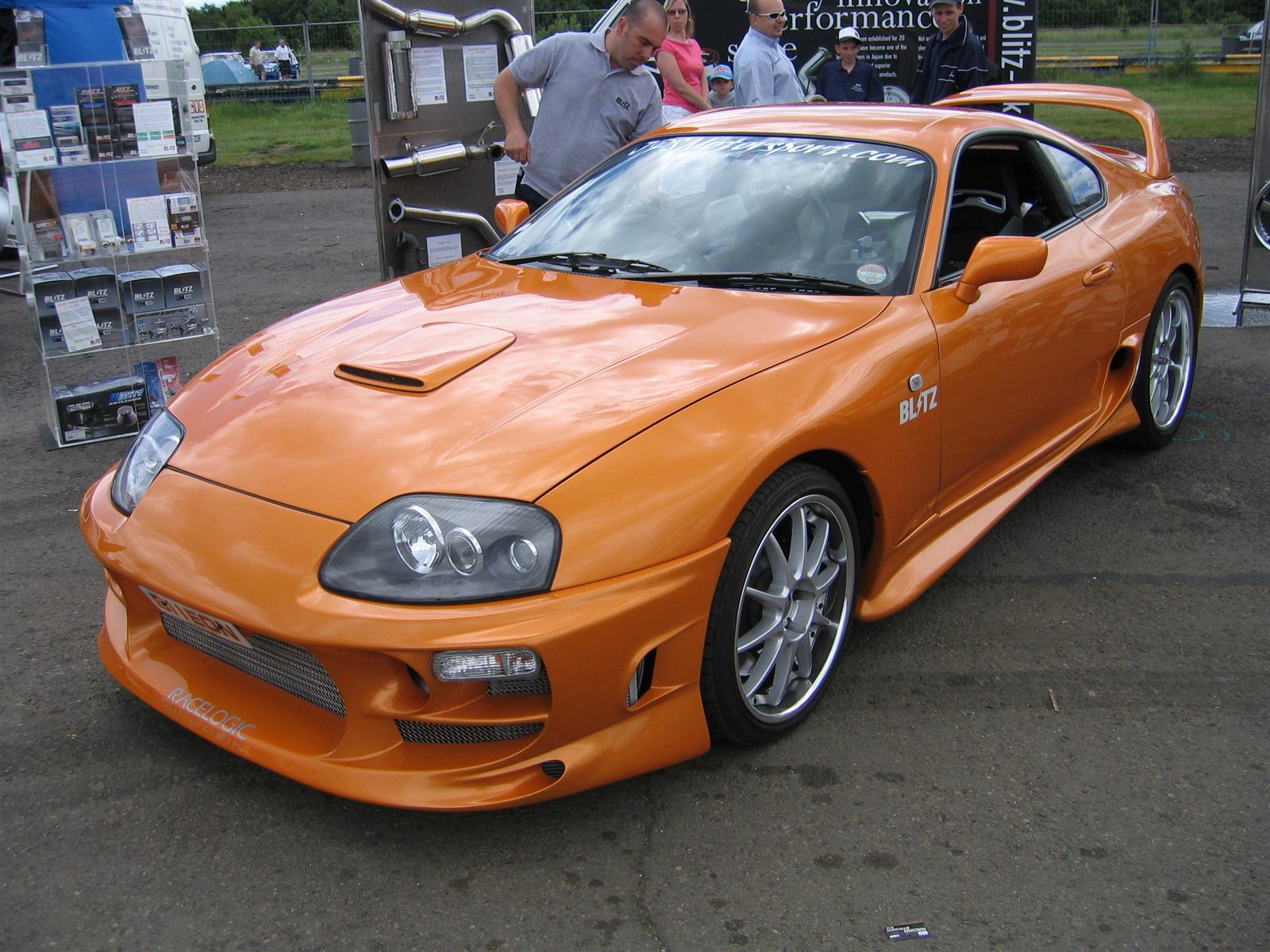 Toyota Supra naranja, el modelo de Brian O'Conner en A todo gas